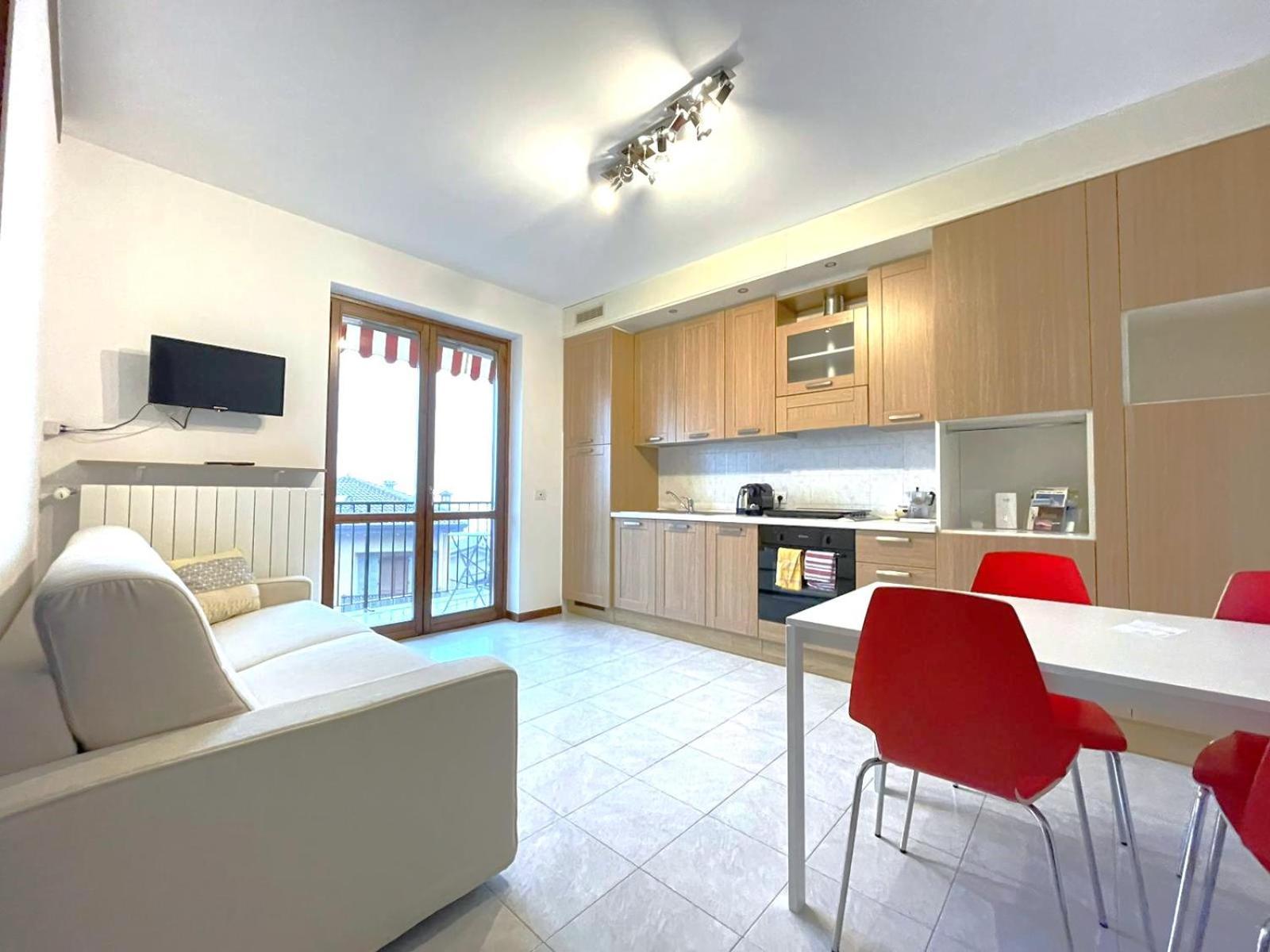 Happy Guest Apartments - Lake View And Pool 里瓦迪索尔托 外观 照片